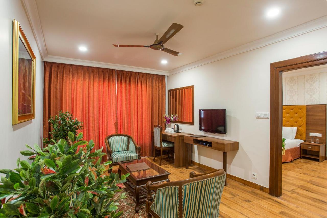 The Grand Regency Rajkot Exterior foto