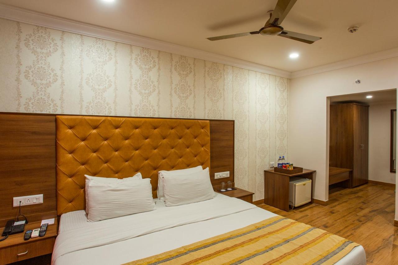 The Grand Regency Rajkot Exterior foto