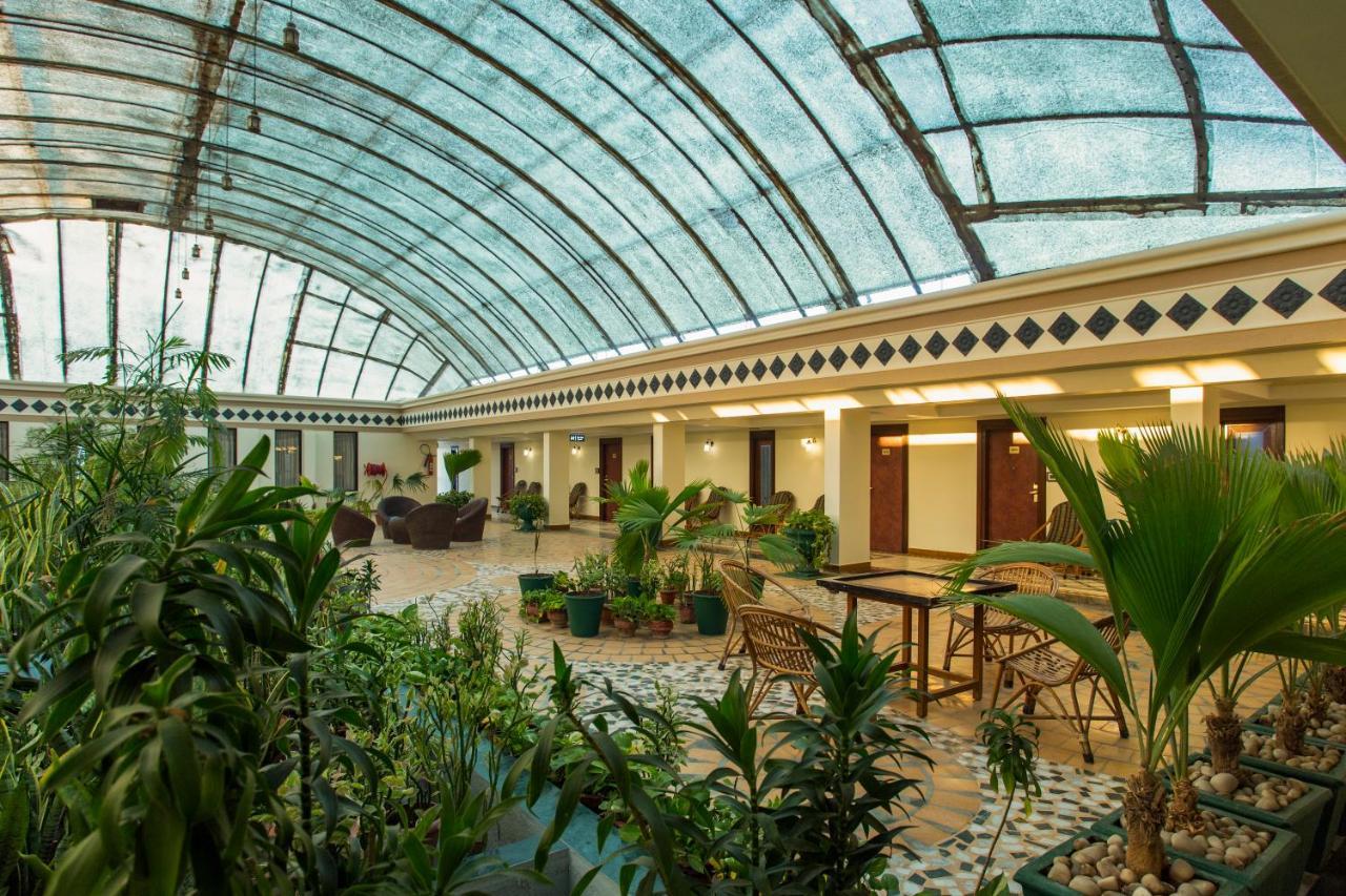 The Grand Regency Rajkot Exterior foto