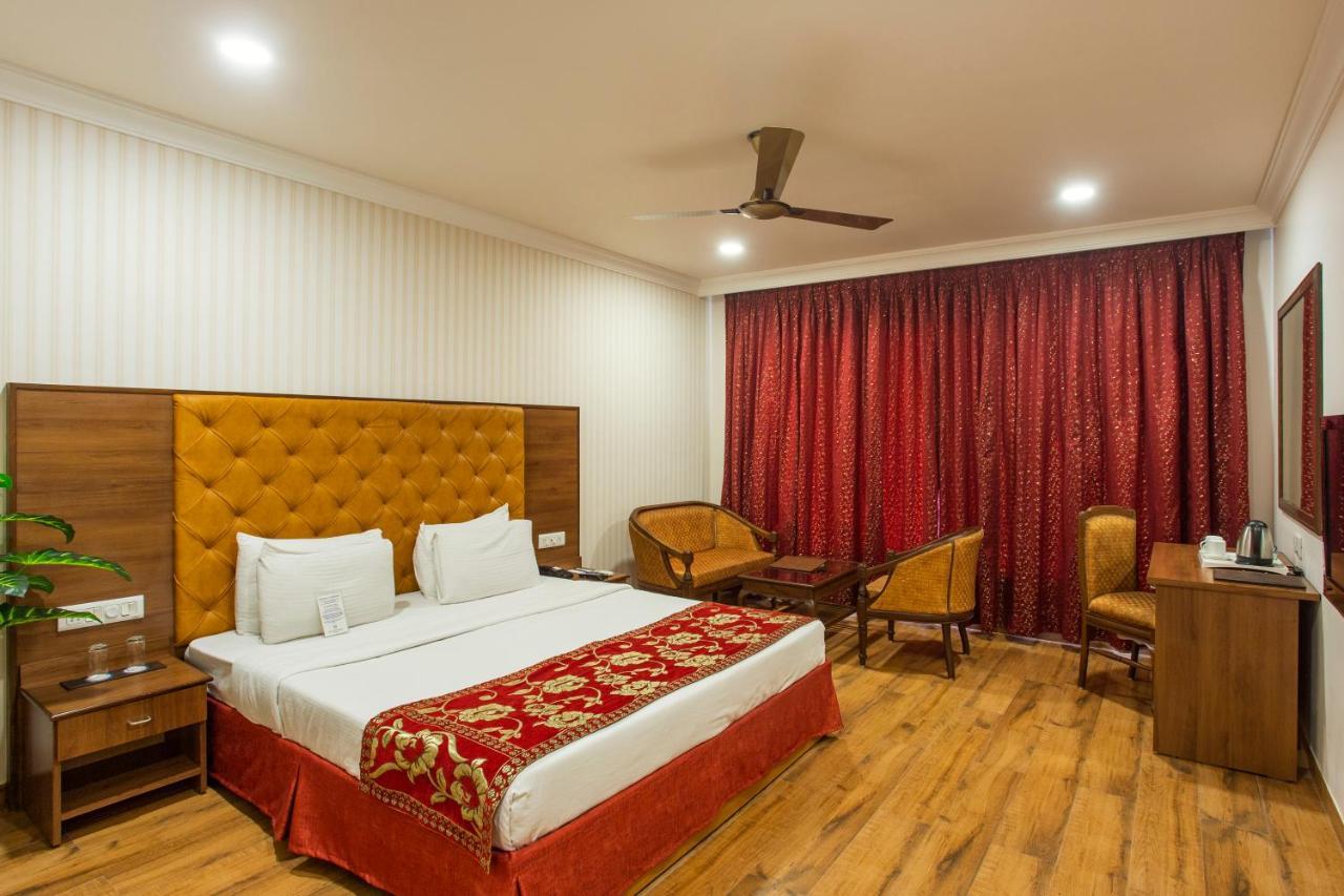 The Grand Regency Rajkot Exterior foto