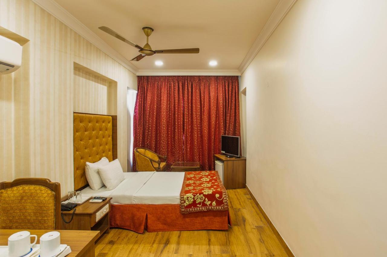 The Grand Regency Rajkot Exterior foto