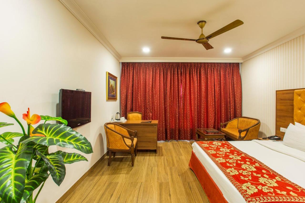 The Grand Regency Rajkot Exterior foto