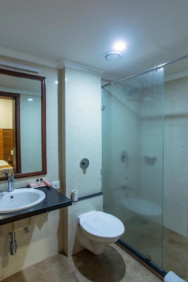 The Grand Regency Rajkot Exterior foto