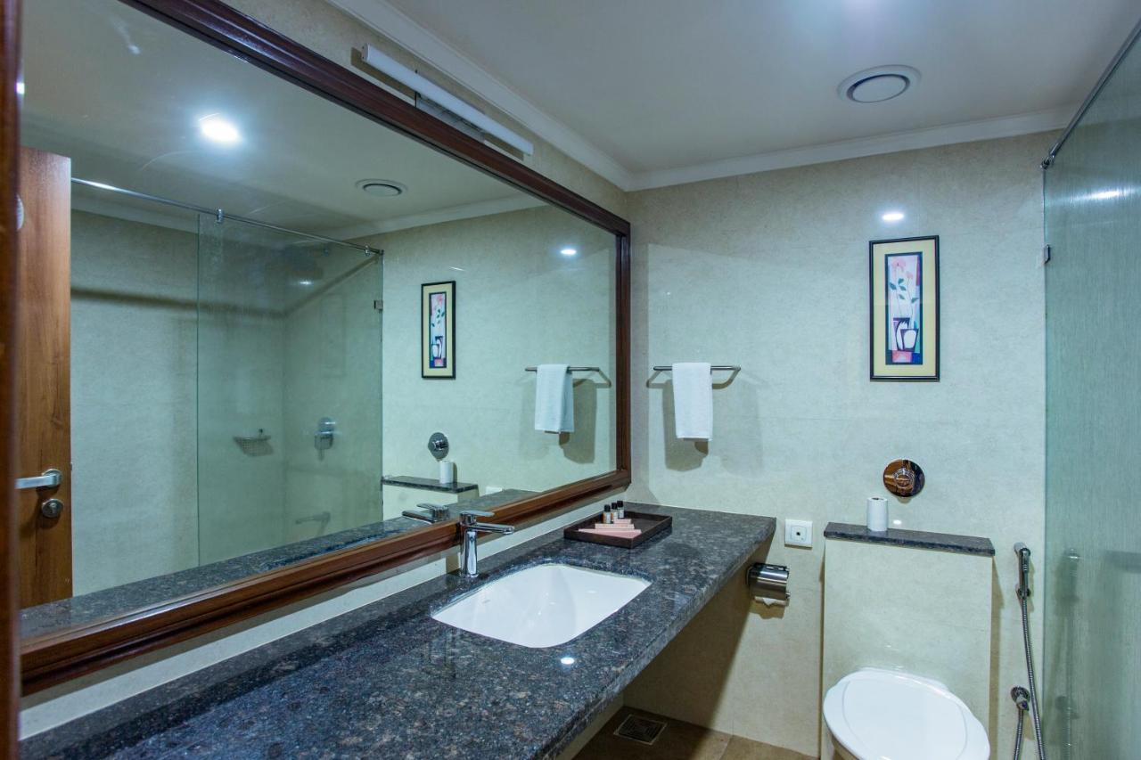 The Grand Regency Rajkot Exterior foto