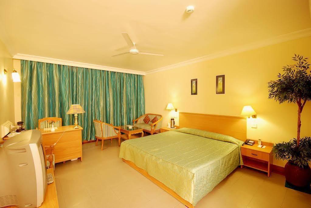 The Grand Regency Rajkot Exterior foto