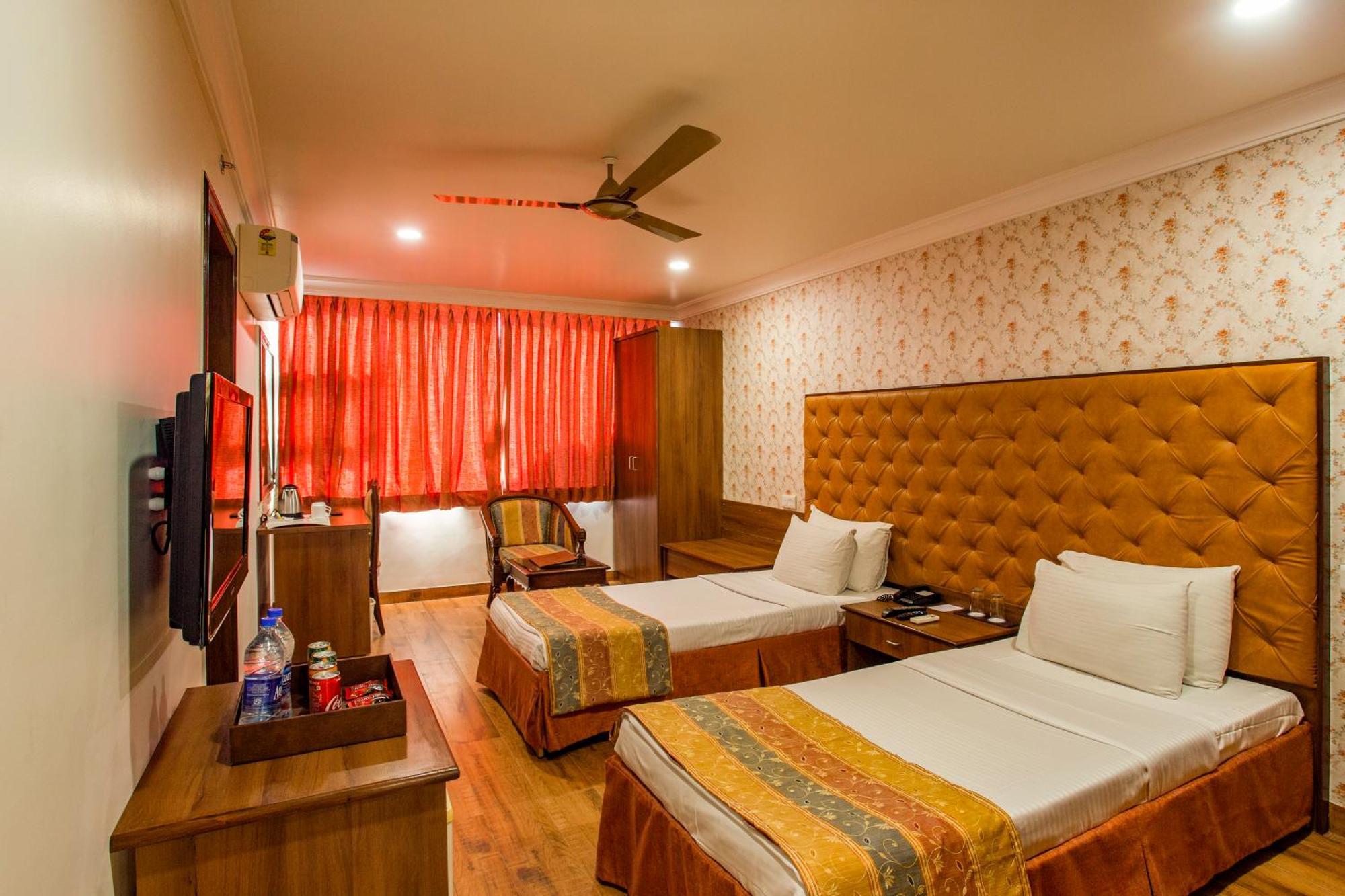 The Grand Regency Rajkot Exterior foto