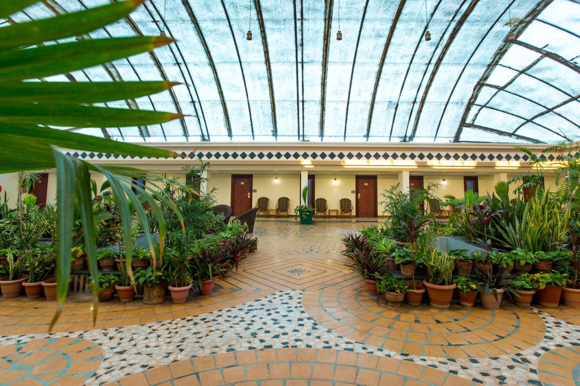 The Grand Regency Rajkot Exterior foto