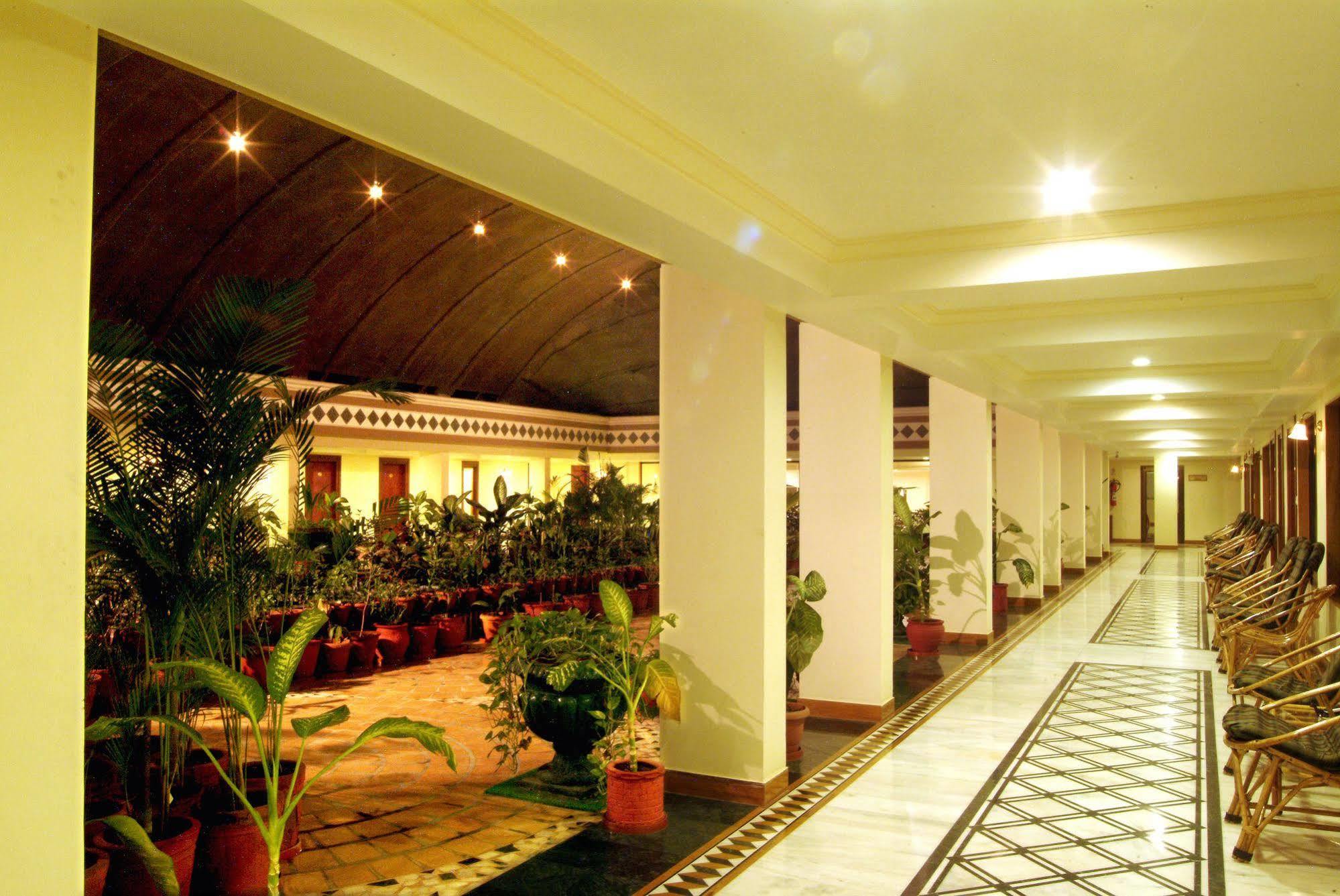 The Grand Regency Rajkot Exterior foto